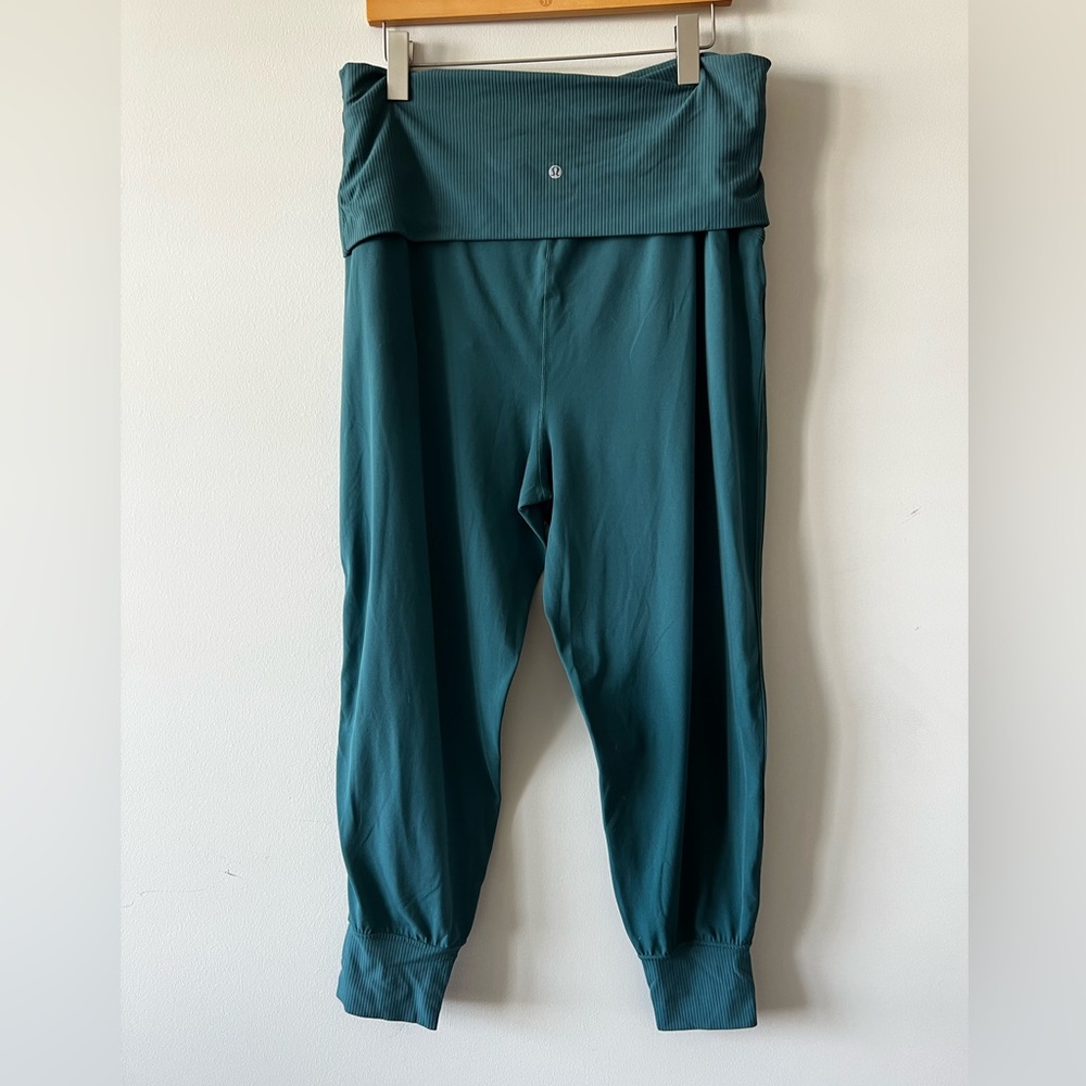 Align Super High Rise Ribbed Waist Jogger - Green Jasper - sz. 14
